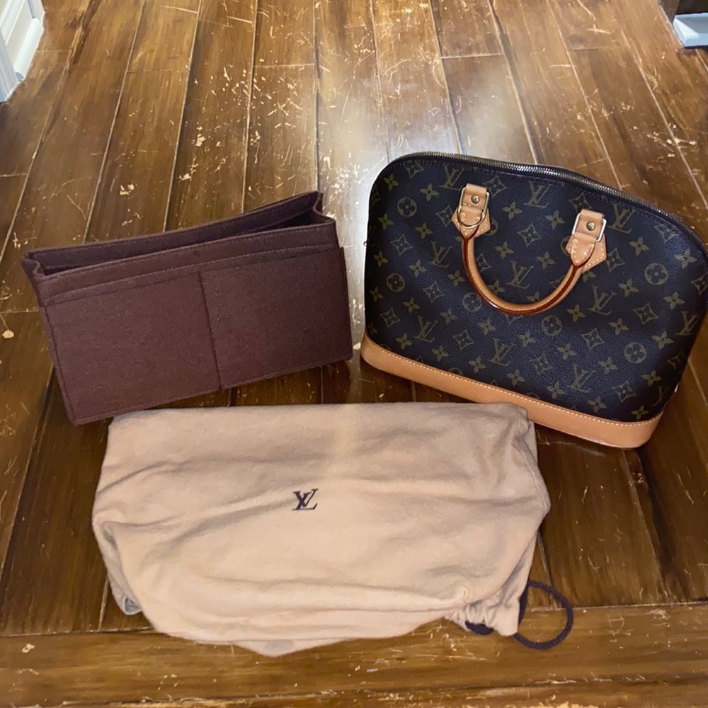 Louis Vuitton Alma PM, date code SD0999 includes dust bag and insert as pictured